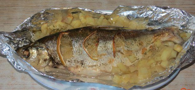 Пелядь запеченная в духовке с картофелем