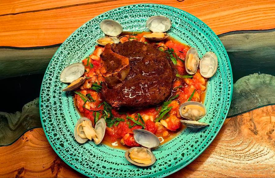 Оссобуко из лосятины с лесными грибами и можжевельником