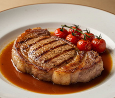 Стейк из марала на чугунной сковороде