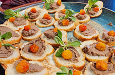 Превью Дикое мясо и птица в ресторане. Химки