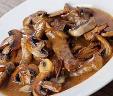 Мясо лося в сливочном соусе