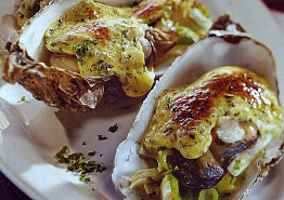 Устрицы под ароматным соусом