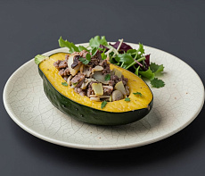 Сквош, фаршированный кабанчиком