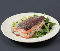 Горбуша с начинкой из сыра и грибов