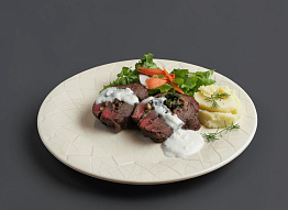 Рулет с голубым сыром