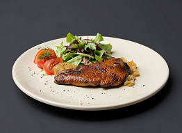 Дикий гусь запечённый на подложке из квашеной капусты