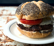 Бургеры с котлетами из кабана