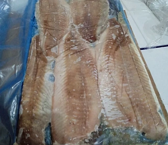 Треска атлантическая филе без кожи проложенная 250-450гр из охлажденного сырья 