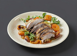 Гусь с овощами