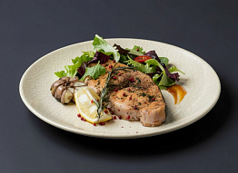 Рыба-меч в винном соусе