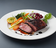 Запеченная лопатка оленя