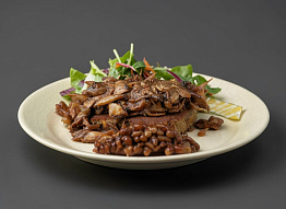 Нутрия с кукурузной лепешкой