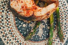 Превью Дикое мясо и рыба в ресторане. Москва