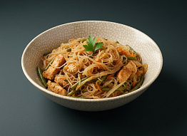 Жареные куропатки с гарниром из фунчозы