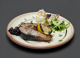 Стейки из тайменя под соусом бешамель