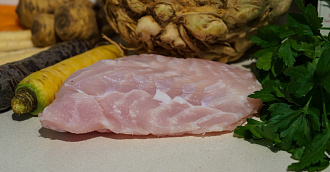 Стейк из мяса крокодила