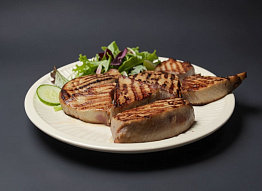 Тунец Лоин-гриль под соусом с васаби