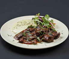 Сердце лося в томатно-луковом соусе