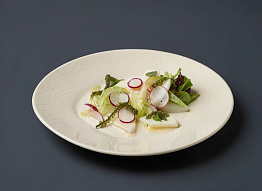 Салат из морского винограда, дыни и редиса