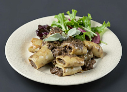 Паста с тушёной косулей