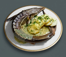 Стерлядь с овощами по-английски