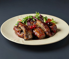 Рёбрышки кабана в клюквенном соусе