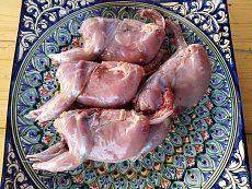 Серая куропатка дикая без пера