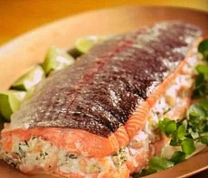 Горбуша с начинкой из сыра и грибов