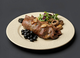 Стейки из косули с шампиньонами