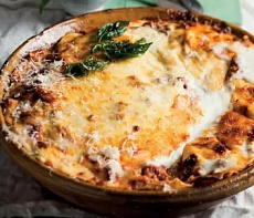 Домашняя лазанья из мяса страуса