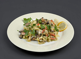 Паста из мидий в сливочно-винном соусе