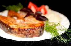 Осётр дикий свежемороженый непотрошеный (9+ кг)