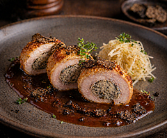 Рябчик «Маршальский» с трюфельным кнелем и соусом Перигё