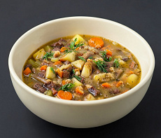 Сердечки косули с овощами и сухариками