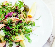 Салат из филе хариуса в лаймовом маринаде