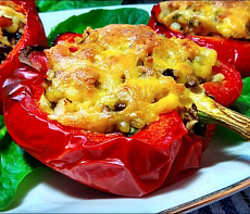 Перцы запечённые с медвежатиной