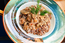 Превью Дикое мясо и рыба в ресторане. Москва