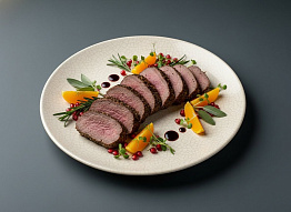 Вырезка бизона в ароматных травах