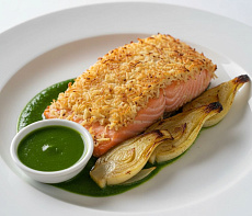 Кета под соусом песто