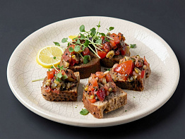 Гренки с медвежьим сердцем по-средиземноморски