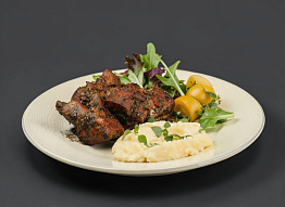 Томлёные рёбрышки лося