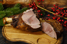 Рулька кабана варено-копченая