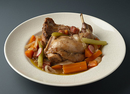 Заяц, тушеный в маринаде по-сельски