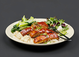 Запеченные стейки семги в медово-томатном соусе Запеченные стейки семги в медово-томатном соусе