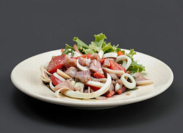 Острый салат с тайменем