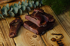 Ребрышки пятнистого  оленя полукопченые