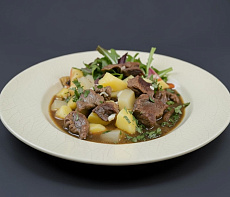 Марал тушёный с картофелем по-домашнему