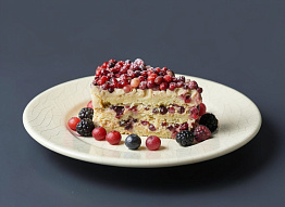 Манник с лесными ягодами