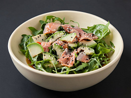 Салат из сырка в соусе терияки по-японски