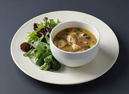 Белуга запеченная в горшочках с картошкой